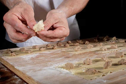 Cooking class: preparazione dei tortellini in un’azienda agricola storica di Valeggio sul Mincio