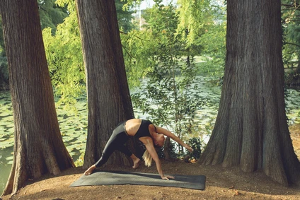 Lezione di stretching relax al parco a Moniga del Garda 5