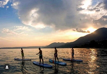 Aperitif-SUP Tour bei Sonnenuntergang in Toscolano Maderno 1