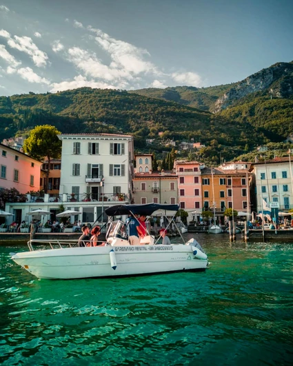 Tour mit Bootsführer ab Gargnano: die beiden Küsten der Gardasee 6