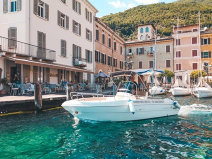 Tour mit Bootsführer ab Gargnano: die beiden Küsten der Gardasee 7