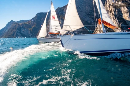 Sailing trip with skipper from Riva del Garda and lunch on board 23