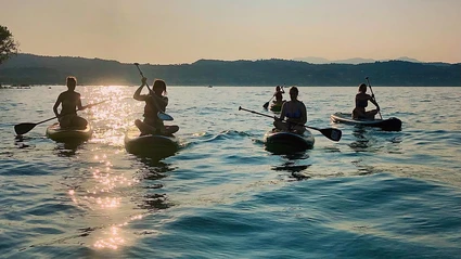 Experience SUP in Desenzano del Garda during sunset 10