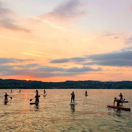 Experience SUP in Desenzano del Garda during sunset 14