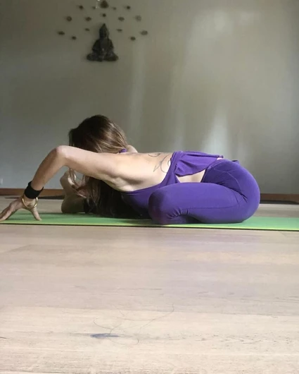 Lezione individuale di yoga in studio a Lazise 7
