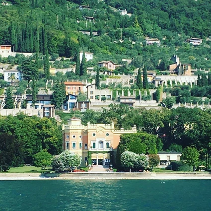 Tour privato con conducente da Gargnano: le due coste del Lago di Garda 0