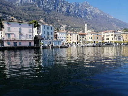 Tour mit Bootsführer ab Gargnano: die beiden Küsten der Gardasee 1