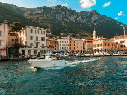 Guided tour from Gargnano: The Luxury Mood of Lake Garda 2
