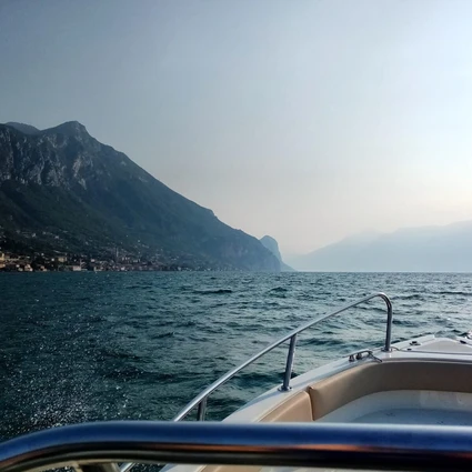 Tour mit Bootsführer ab Gargnano: Gardasee Luxury Mood 10