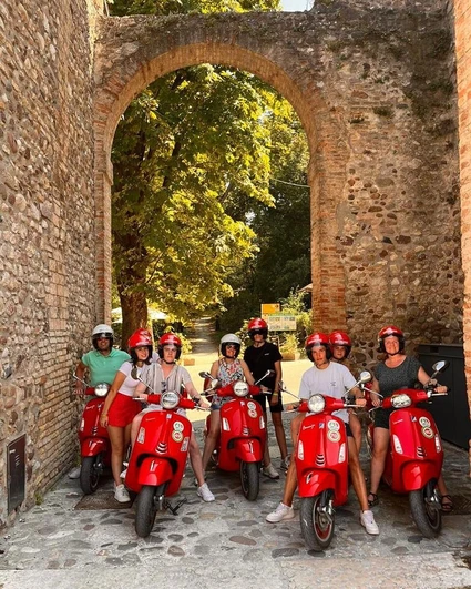 A tour of Lake Garda on a Vespa starting in Bardolino 1