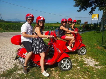 Vespa-Tour in den Hügeln des Gardasees ab Desenzano 5