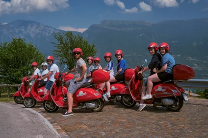 Discovering the four Lakes on a Vespa from Riva del Garda 4