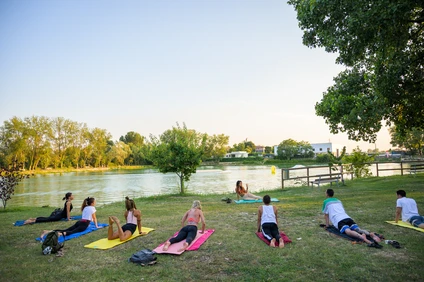 One-to-one yoga class in the park in Verona for beginners and experts 3