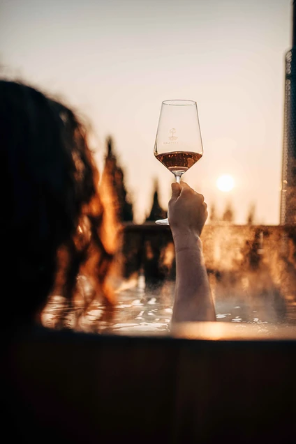 Wine Experience in a hot-tub among the vineyards 2