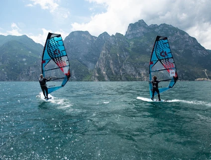 One-to-one windsurfing lesson at dawn at Lake Garda 5