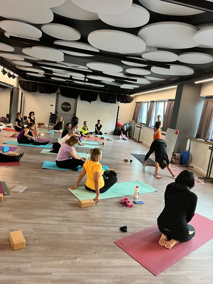 Private studio yoga lesson in Riva del Garda 5