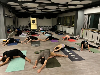 Lezione privata di Yoga in studio a Riva del Garda 6