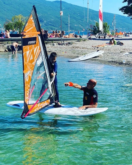 Lezione privata di windsurf per adulti e bambini a Campione sul Garda 3