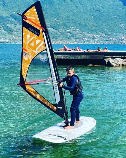 Lezione privata di windsurf per adulti e bambini a Campione sul Garda 4