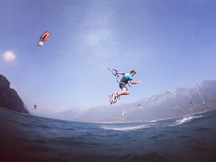 Corso di kitesurf free style a Campione sul Garda 3