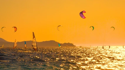 Lezione individuale di windsurf all’alba al Lago di Garda 0
