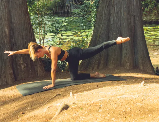 Lezione di Hatha yoga relax in gruppo a Moniga del Garda