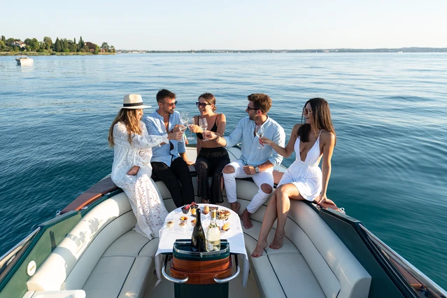 Motorboat rental Lake Garda: all the tips