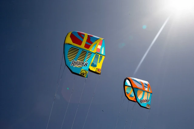 Kitesurfing on Lake Garda: courses and activities