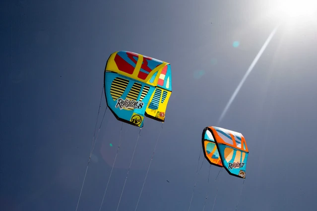 Kitesurfen am Gardasee: Kurse und Aktivitäten